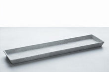 Načíst obrázek do prohlížeče Galerie, Concrete rectangle serving tray has many uses. Stylish, modern and timeless concrete looks very effectively in the interior.