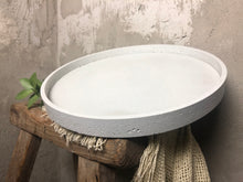 Load image into Gallery viewer, A round concrete tray, handmade for you.
