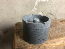 Load image into Gallery viewer, Concrete Ashtray with Compartment