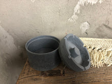 Load image into Gallery viewer, Concrete Ashtray with Compartment